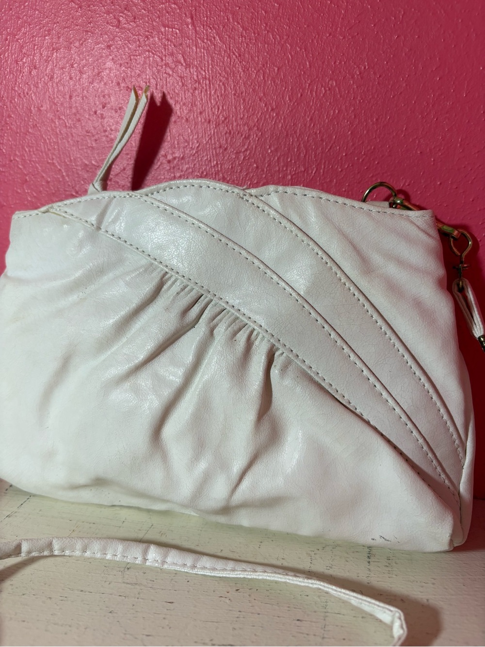 233 Broadway * Vintage Soft Pleated White Crossbody Bag Cute RETRO GUC Night Out